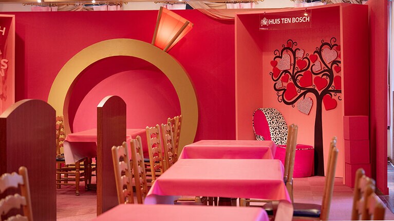 ピンクを基調とした店内は映えスポットの宝庫。