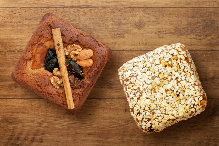 人気シェフの逸品がポストに届くサブスクリプションサービス「Post Foods!」に、人気ベーカリー「Zopf」の伊原シェフが登場。パンデビスとフルヒテブロート 単品：1,980円、サブスク：1,880円(いずれも税・送料込)。