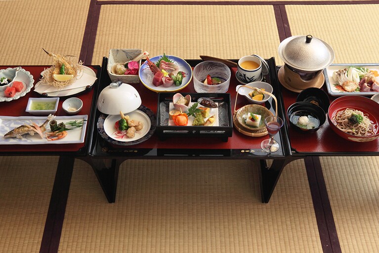 湯元 不忘閣［宮城／青根温泉］夕食一例。