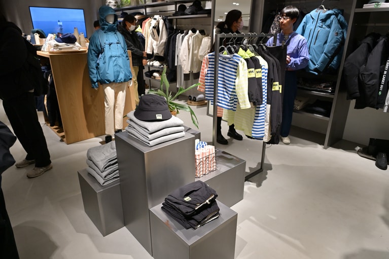 ヘリーハンセン×アニエスベー。