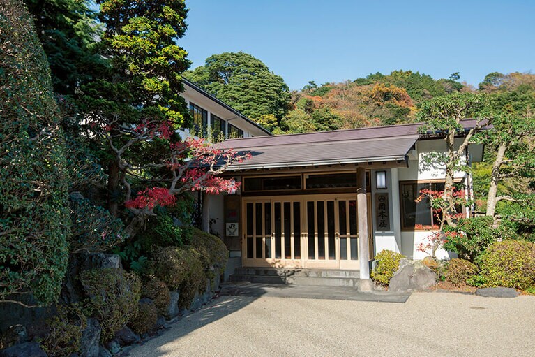 【別府明礬温泉 岡本屋旅館】別府八湯の中で最も標高が高い明礬温泉にあり、静かに過ごせる。Photo:Hiroshi Mizusaki