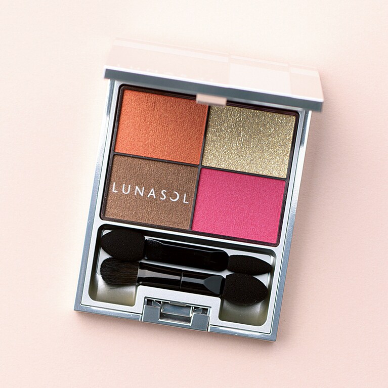 ルナソル コントラスティングカラーアイズ EX01 5,000円／カネボウ化粧品