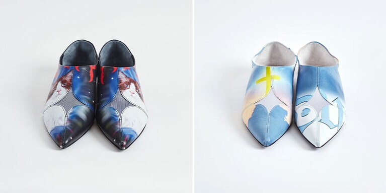 “SEA”（Print）59,400円。COLOR：PLAY LOUD、YET BOY　 SIZE：23cm、24cm、25cm　HEEL：1cm。