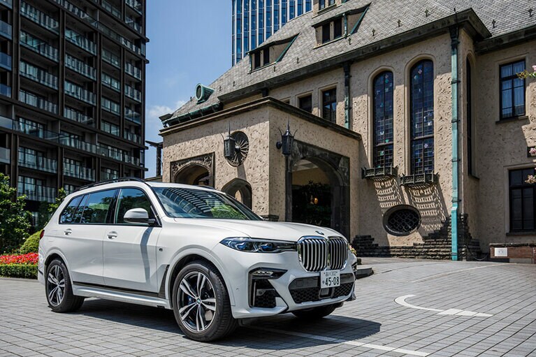 BMW X7。貫禄のあるフォルム。