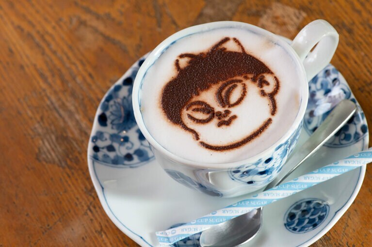 ゲゲゲラテ 600円(税込)。キュートなねこ娘柄をチョイス。ほかにも鬼太郎、目玉おやじ、ねずみ男の柄がある。©水木プロ