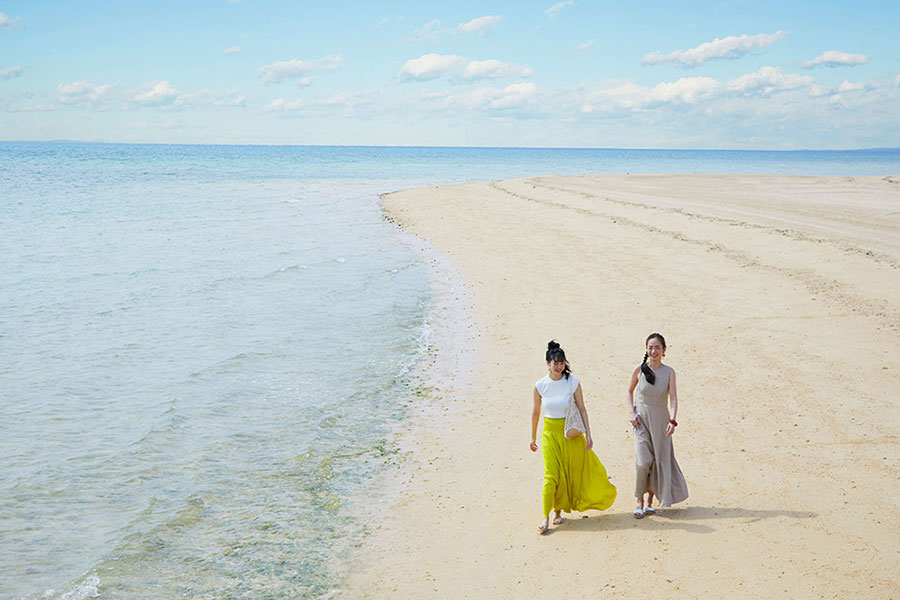 リゾナーレ小浜島のビーチを散策。