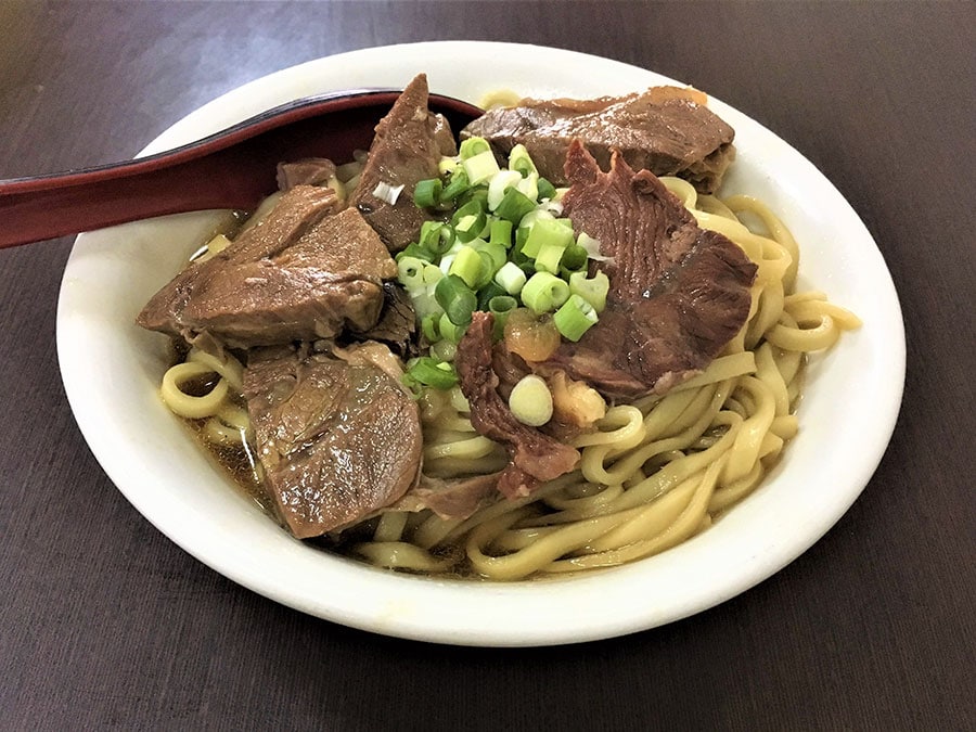 スープなし麺を頼むと、そば湯のようにスープが別に用意されます。そのスープがまたおいしい。