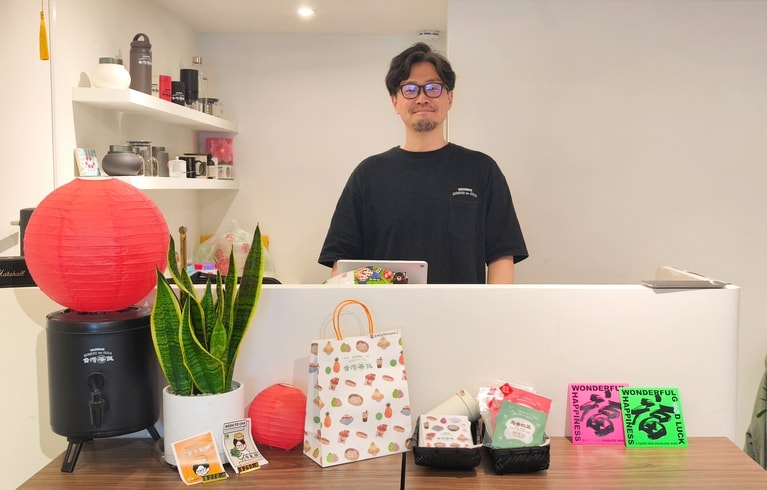 インスタグラムで台湾グルメを発信。お茶に関して日本語で丁寧に説明してもらえます。