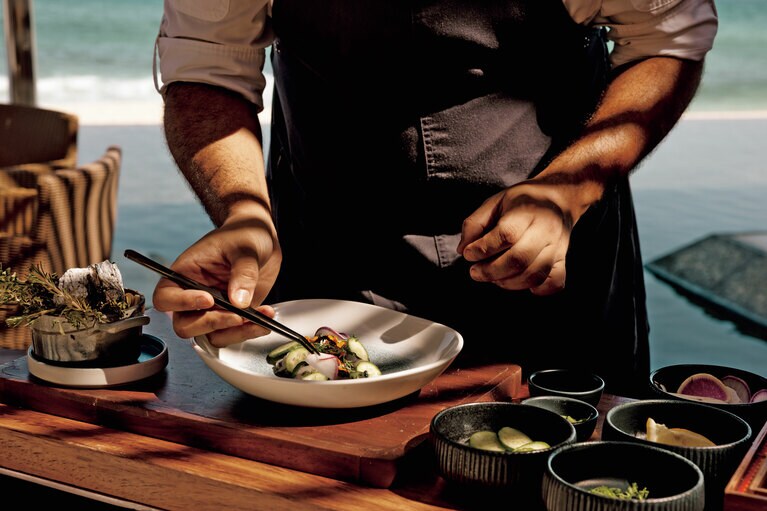 ビーチサイドで美食体験ができるシーフードレストラン「マコ」。