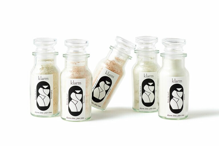 〈左から〉クラームクレイ No.1 brightening、No.2 balancing、No.3 aging care、No.4 dry、No.5 sensitive 各40g 3,850円／クラーム