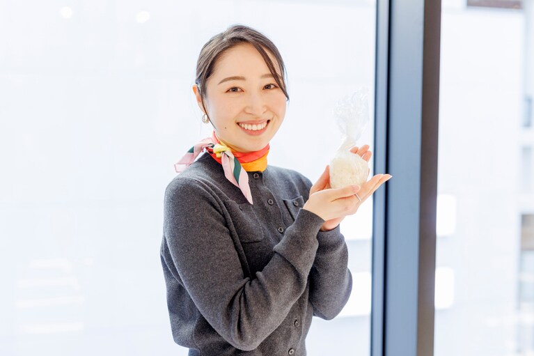 参加してくれたCREAアンバサダーの磯村実穂さん。麹作りはもちろん初めて。