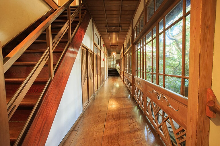 福住楼［神奈川／箱根 塔ノ沢温泉］館内イメージ。建物は登録有形文化財。