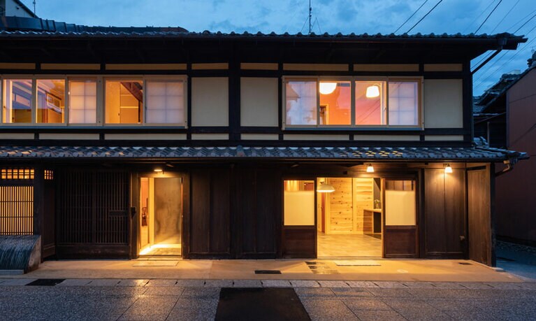 チェックインなどは、レセプション棟「近江屋」で。