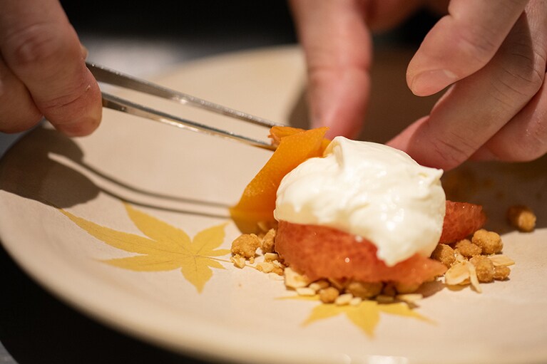 もっちりとしたヨーグルト。コースの前半に発酵食を。
