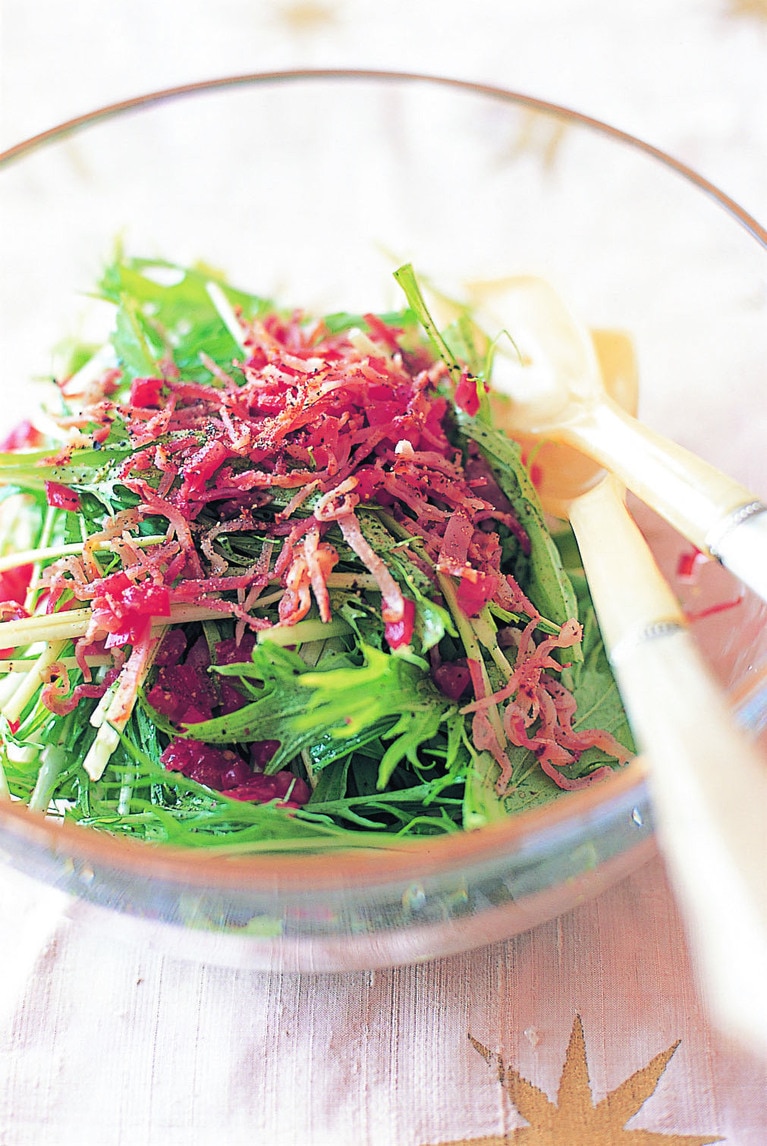 水菜の2色サラダ。　（写真：竹内章雄）