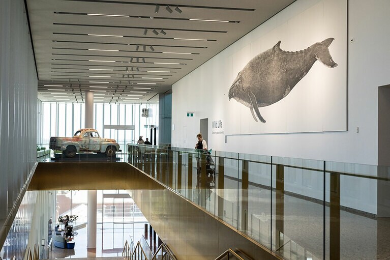 クジラのガラスアート。