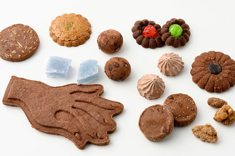 太陽ノ塔 洋菓子店「タイヨウノカンカンKURO」3,500円(320g)／大阪府