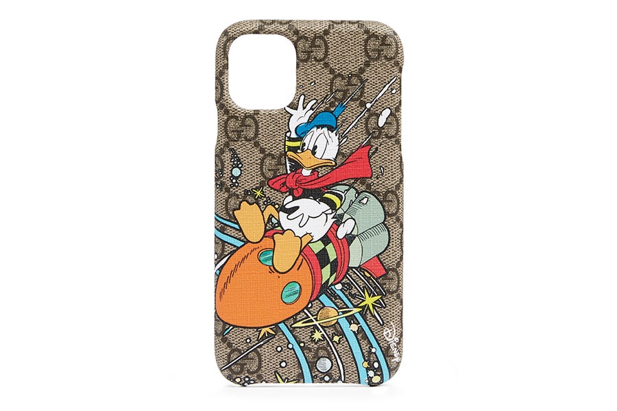 DISNEY×GUCCI iPhone 11 ケース 48,400円(税込)。©Disney