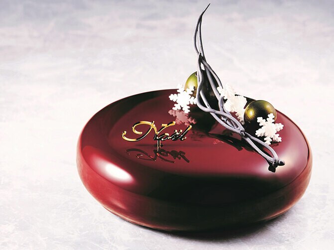 オークラ東京「～La Fusion～」（直径18cm、高さ5cm／15,000円）。