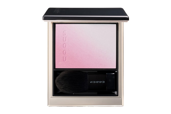 2ページ目)“発色しない”から小顔になれる!? 話題の「ステルスチーク