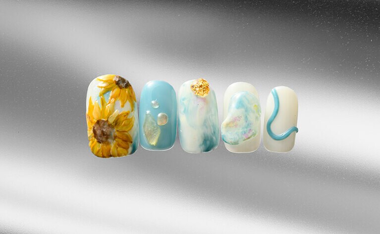 油絵風のネイルデザイン。