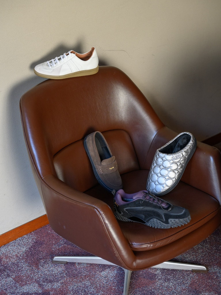 秋冬の素材感が際立つシューズをピックアップ。