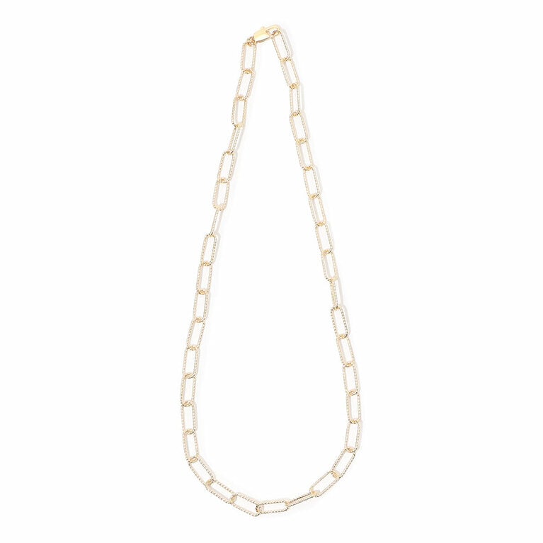 ROSA CHAIN NECKLACE 27,500円／LAURA LOMBARDI