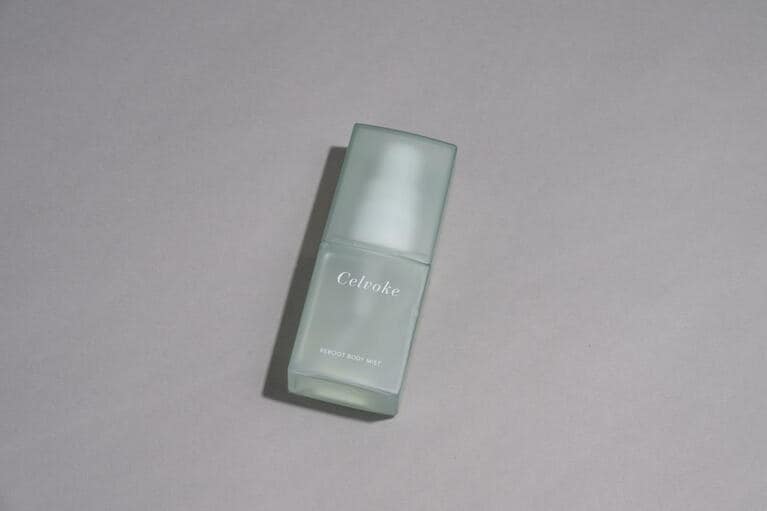 レモンがきりりと香り立つトップノート。気分をすっきりリセットしてくれる。