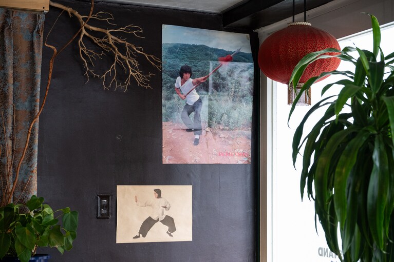 懐かしいアジアンな映画ポスターも。