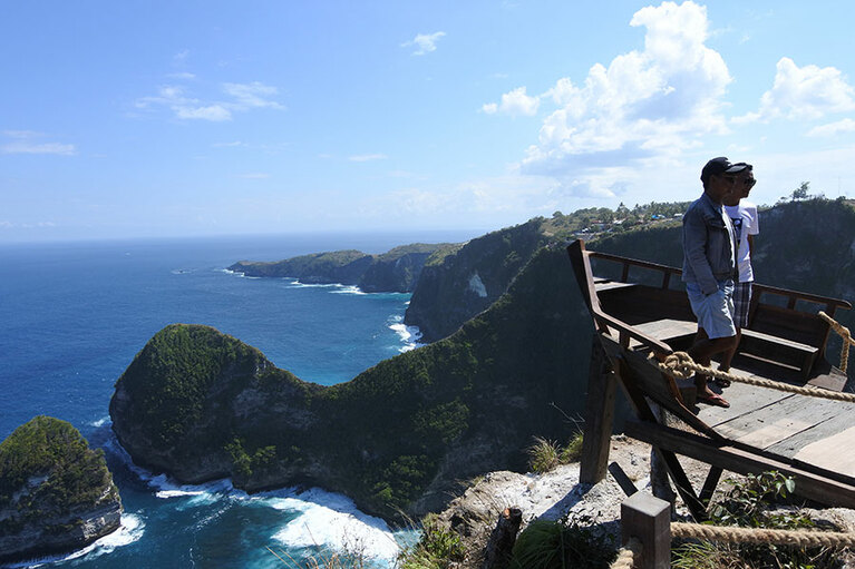 こちらで写真を撮ると、1万ルピー。こうした仕掛けがあちこちに。