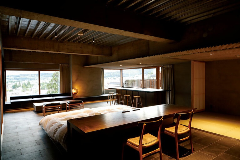 最上階のグランドスイート。ミニキッチンもあり、暮らすように過ごせる。