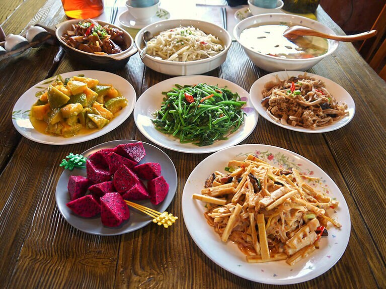 こちらも、人数に合わせてセットメニューを用意してくれます。2人分1200元～。