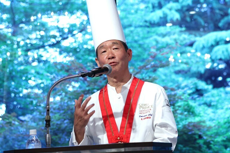 同じくメディア発表会に登壇した下井総料理長。