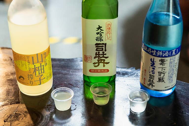 生鮮酒〈夏〉零下貯蔵生酒、NYのレストランで評判の酒、槽搾り純米大吟醸、華やかな香りの山柚子搾り ゆずの酒など、数種類をテイスティングできる。