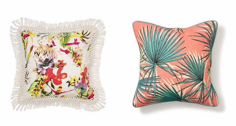 左：20SU-013 クッションカバー 2,500円。 右：20SU-012 クッションカバー 3,500円。