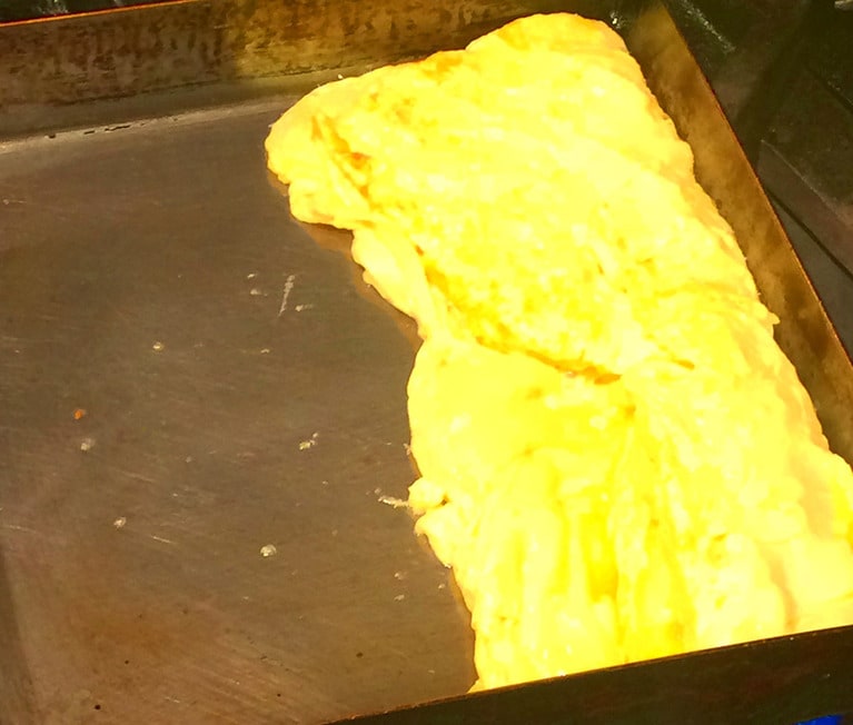 形はあとで整えるので大丈夫！　速度重視で、手早く片側に寄せましょう。