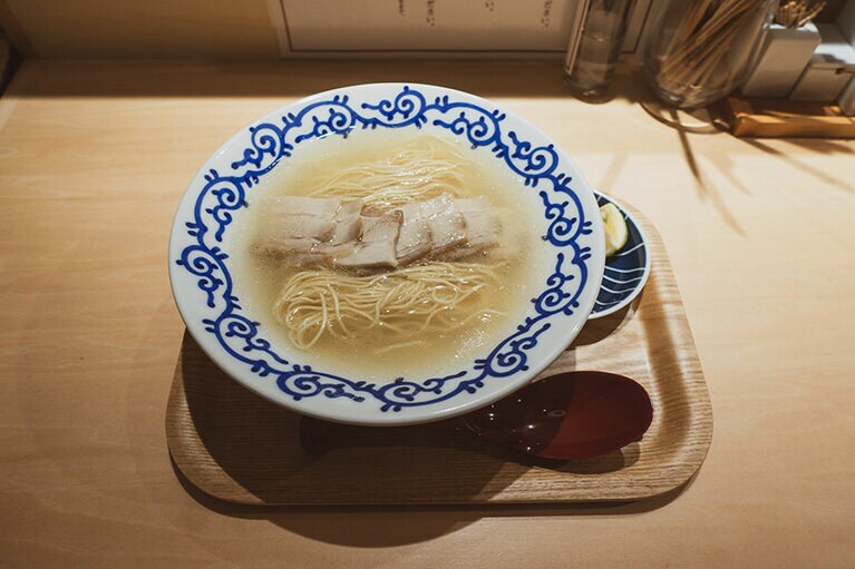 「豚豚そば」900円。