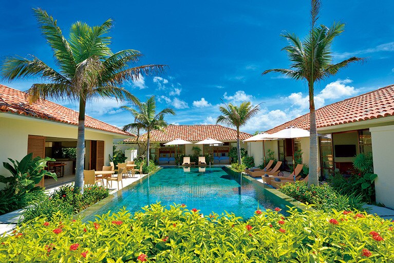 【贅沢なヴィラを独占】4棟の客室と15mプールからなる豪奢なプレジデンシャルヴィラ。