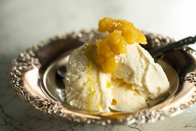 柿のジャム。アイスクリームにのせて、オリーブオイルを垂らして食べるのも美味しい。