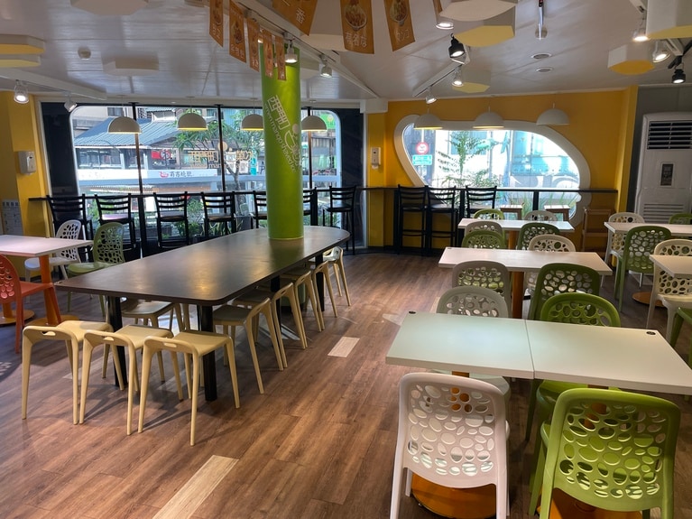 トイレもこのフロアにあります。店内は常に清潔で、衛生面の心配もありません。