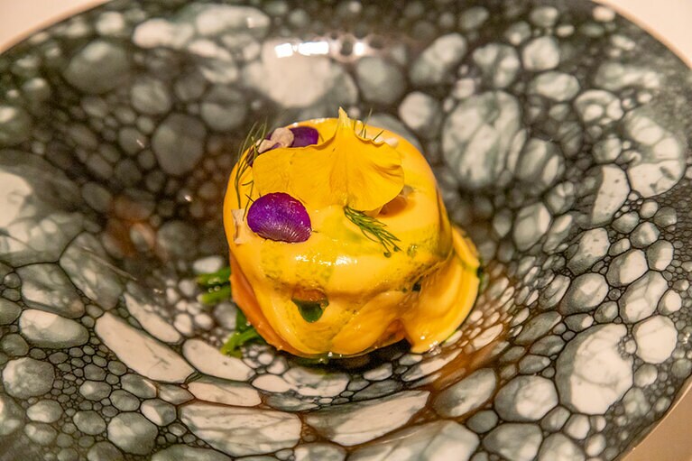 「鱒 シャンパンのエマルジョンと味噌バター」。