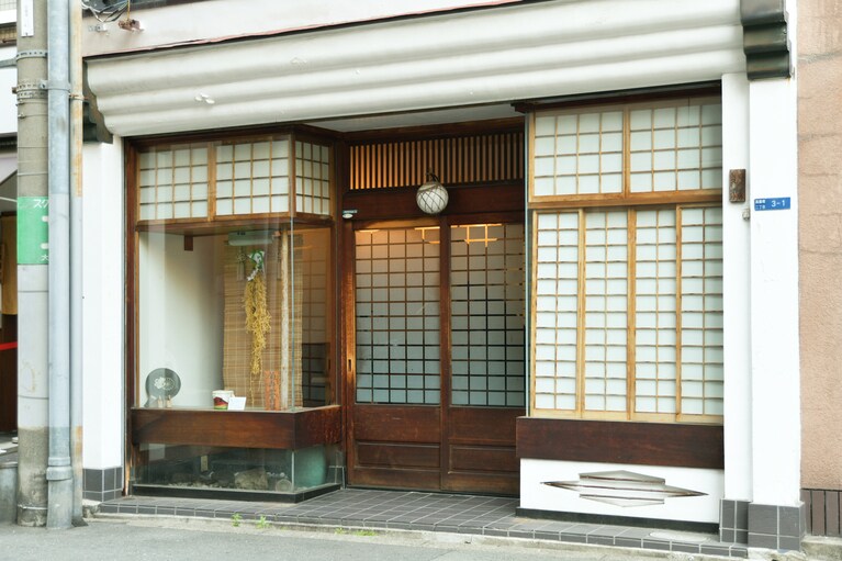 大阪取引所などがある北浜駅から歩いて3分ほど。