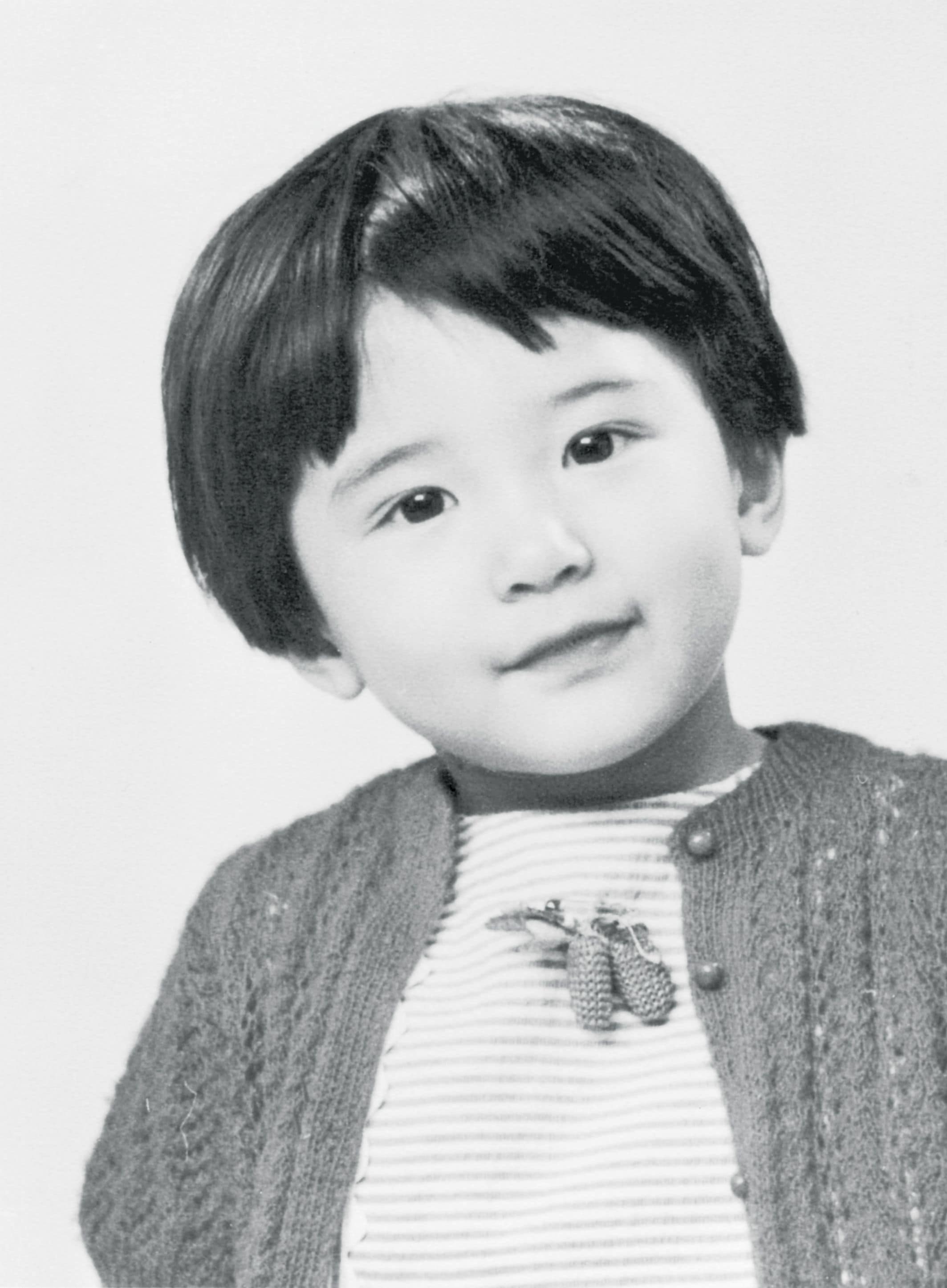 2歳7カ月の時、パスポート用に撮影された幼き日の雅子さま　宮内庁提供