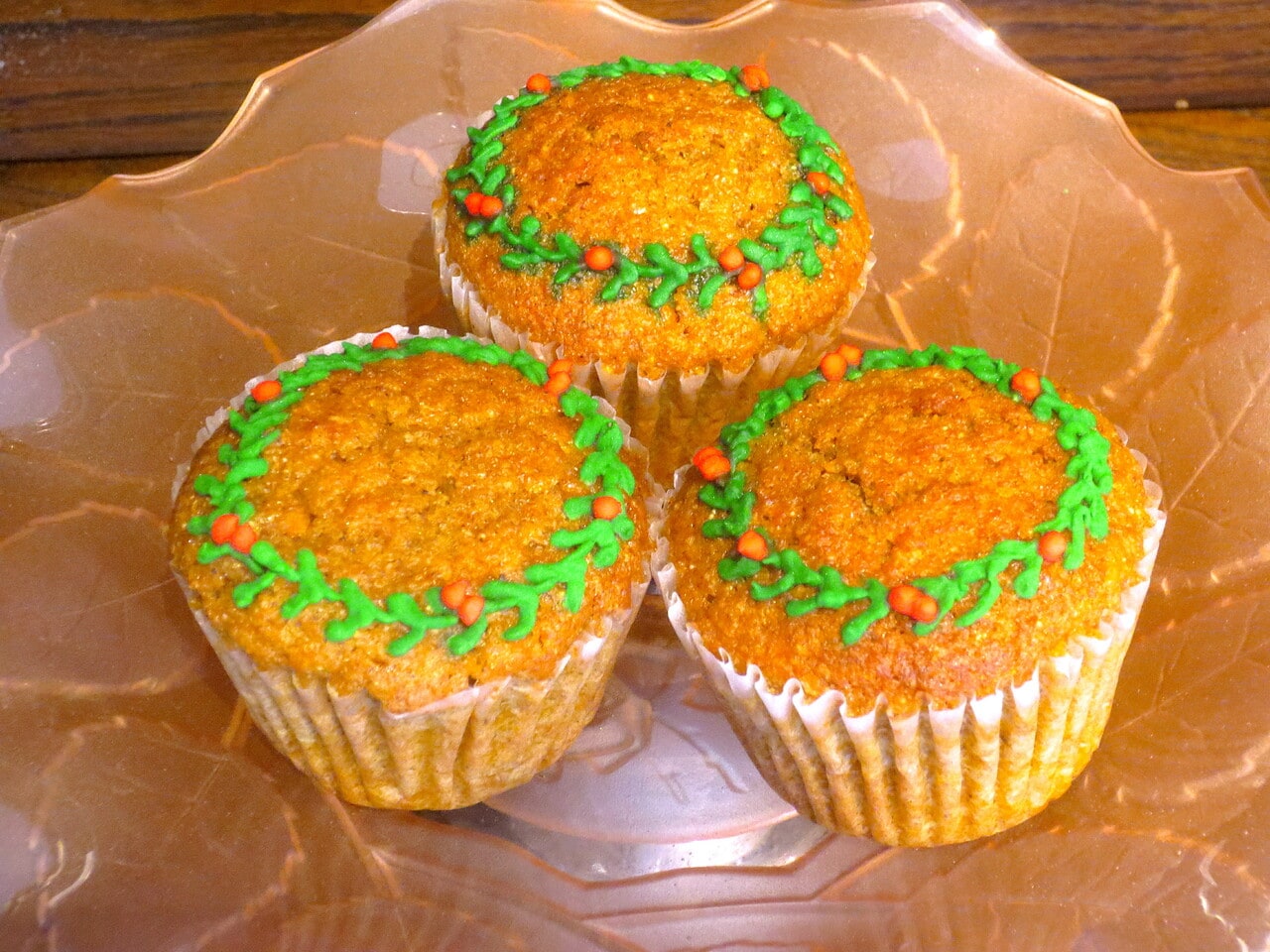 「キャロットケーキ」。取材当日は、クリスマスリースをアイシングした特別バージョンで480円。