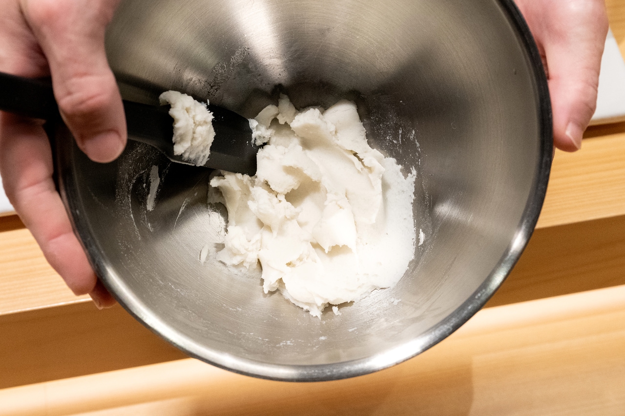 なめらかなそぼろの生地。