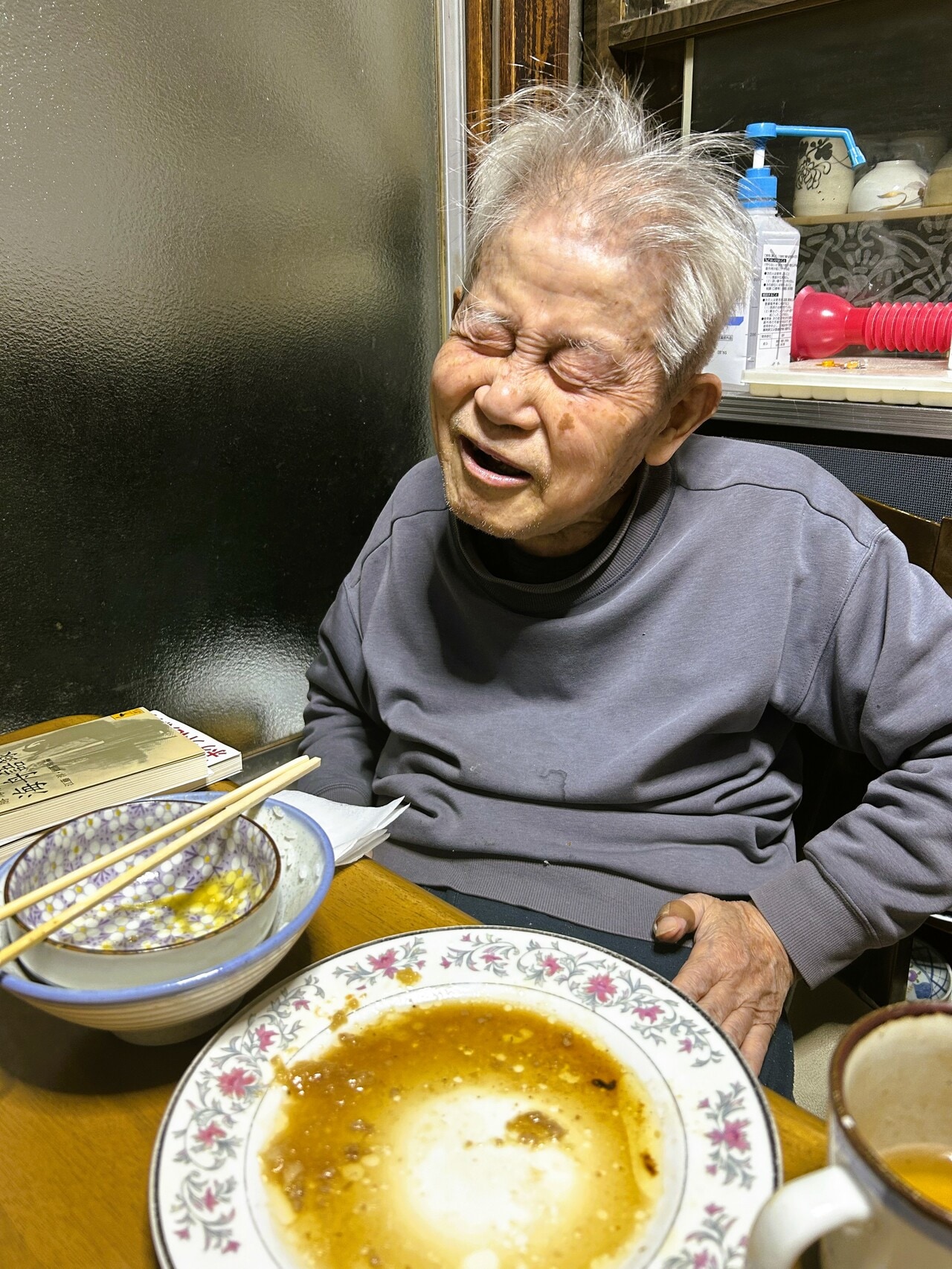 「いやあ～うんまかったわいや」と完食する良則さん。