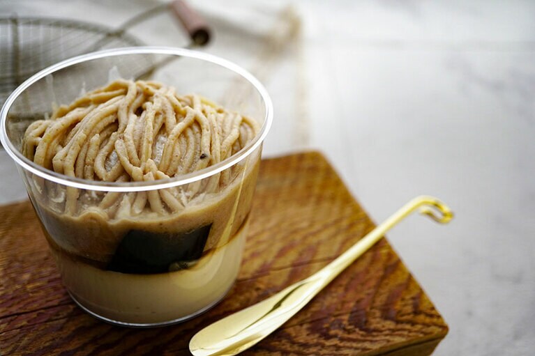 成城石井自家製 国産栗と沖縄県産黒糖ゼリーのモンブランパルフェ 539円。