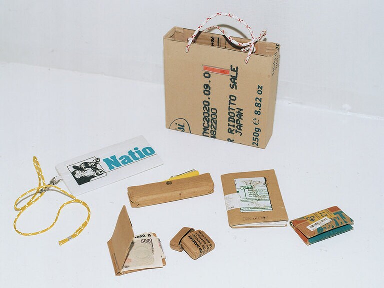 持ち歩いているダンボールアイテム。