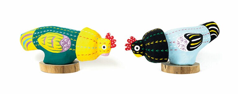 にわとりが首をふりふりする〈タウチー(闘鶏)〉7,692円。