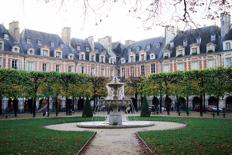 ヴォージュ広場。